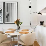 Ave Liberdade Restauradores Deluxe * Lisbon