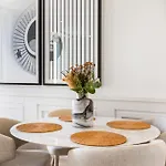 Ave Liberdade Restauradores Deluxe